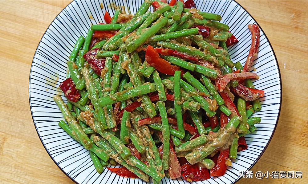 麻酱豆角的家常做法（教你做味道清香爽口的芝麻酱拌豆角）