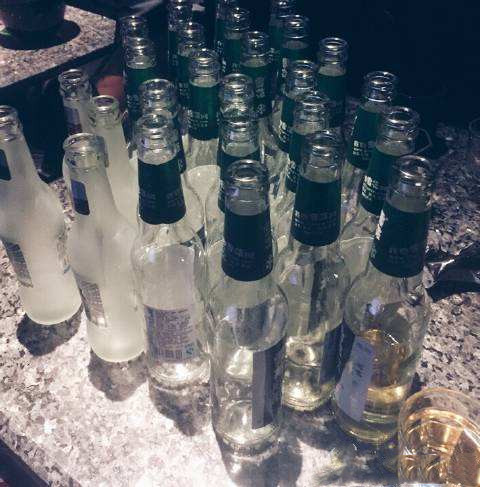 不管是和朋友,亲人,爱人或者独自一人的深夜时分,兴到浓时难免会小酌