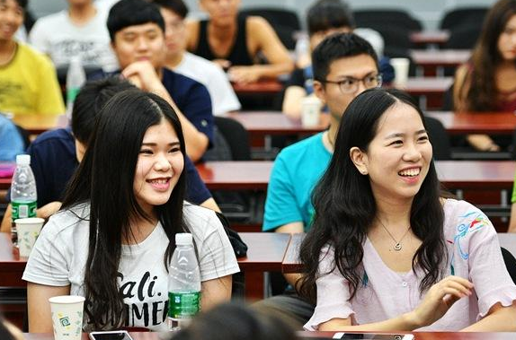 同是大专，高等专科学校和职业技术学校的区别很大，学生要早知道