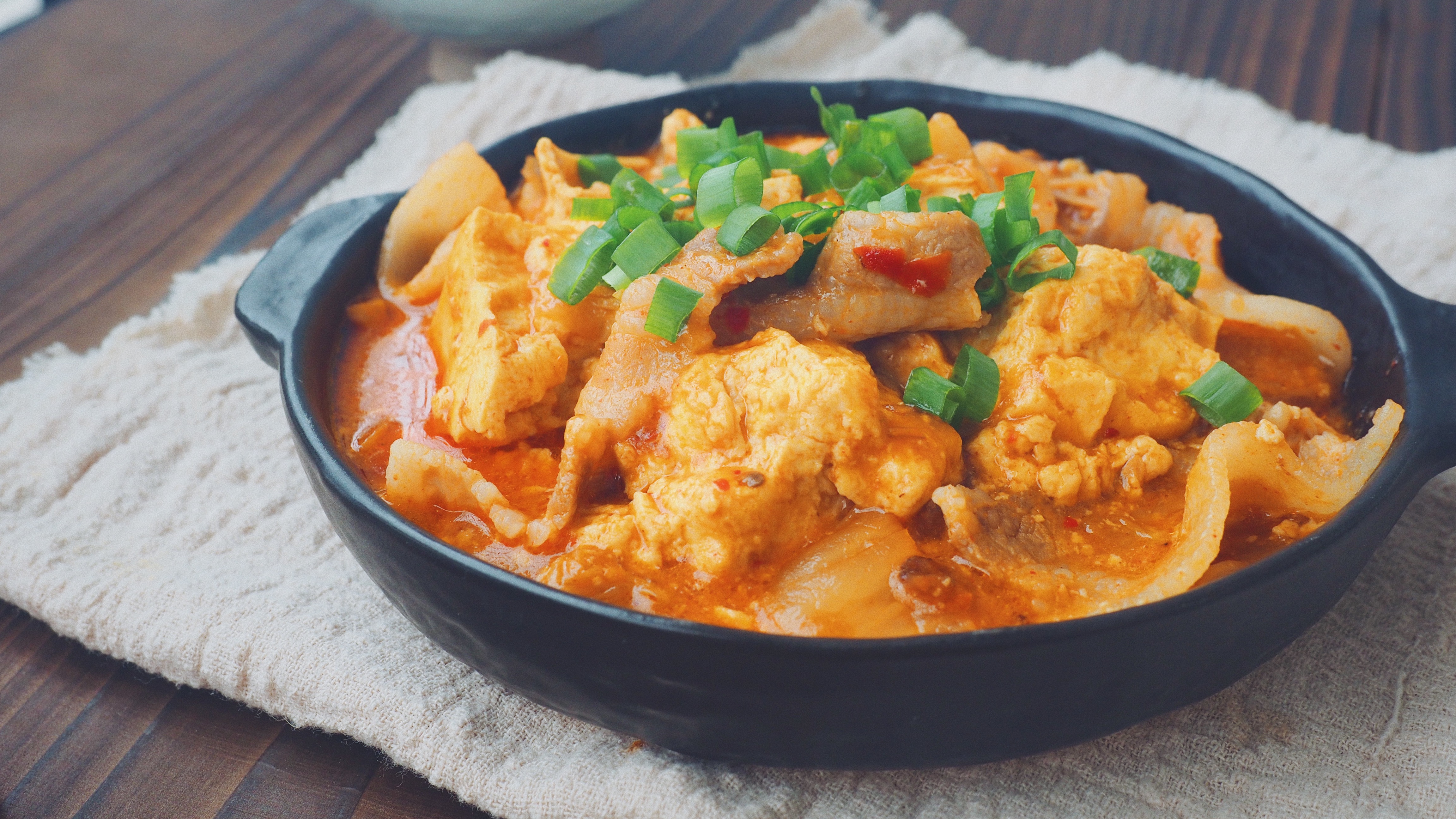 图片[1]-【鱼腩烧豆腐】做法步骤图 营养丰富又好吃解馋-起舞食谱网