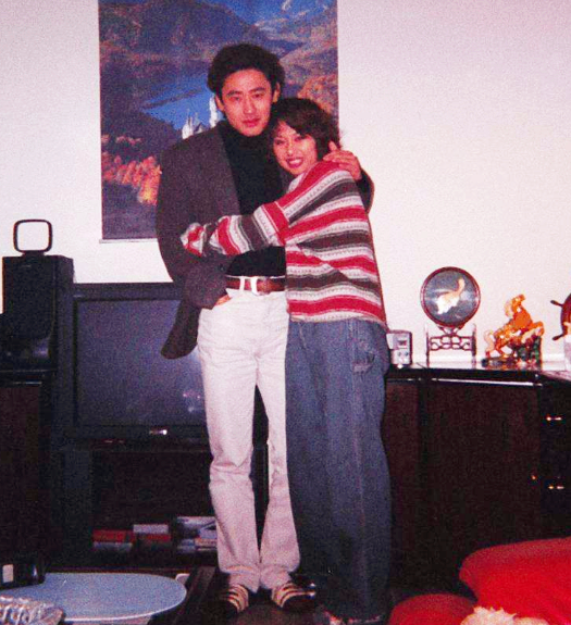 回首2019年“吴秀波出轨”事件，以为是情乱惹祸，真相却暗藏玄机