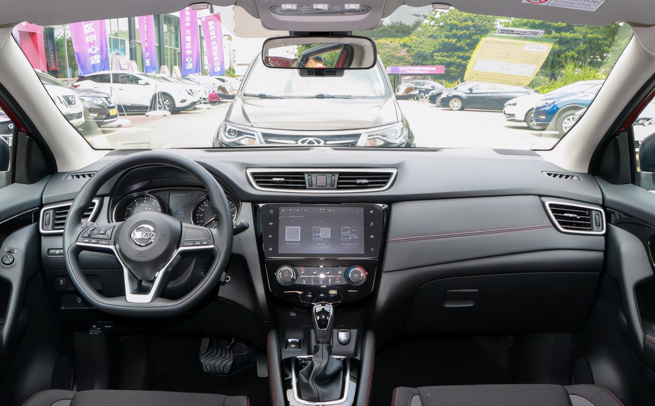 提新车过国庆，15万提了逍客，用车一个月