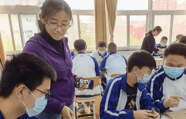 教育部传出新消息，部长发话中小学教室要安装监控，家长大力支持