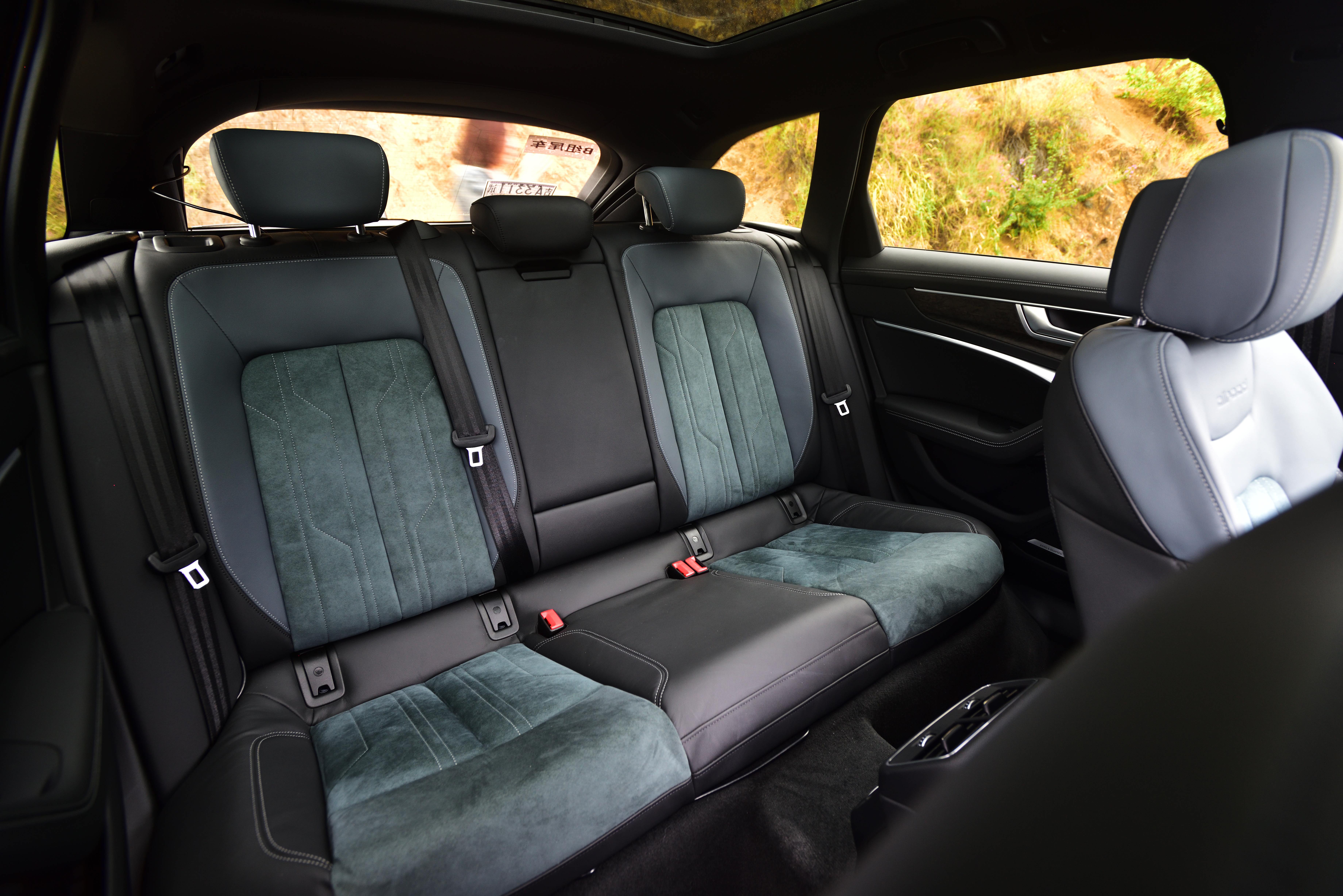 大相径庭的并蒂莲 试驾奥迪A6 旅行车家族