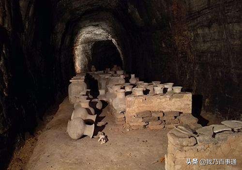 保定满城汉墓（在河北保定满城的守陵村，流传着上千年说法，祖辈一直为陵山守陵）