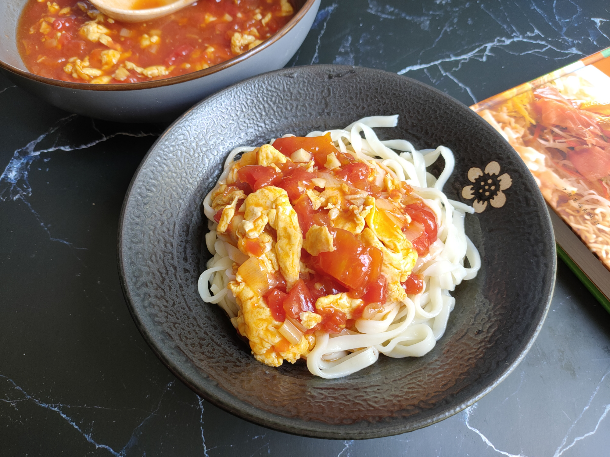 鸡蛋西红柿打卤面(西红柿鸡蛋打卤面怎么做才好吃)