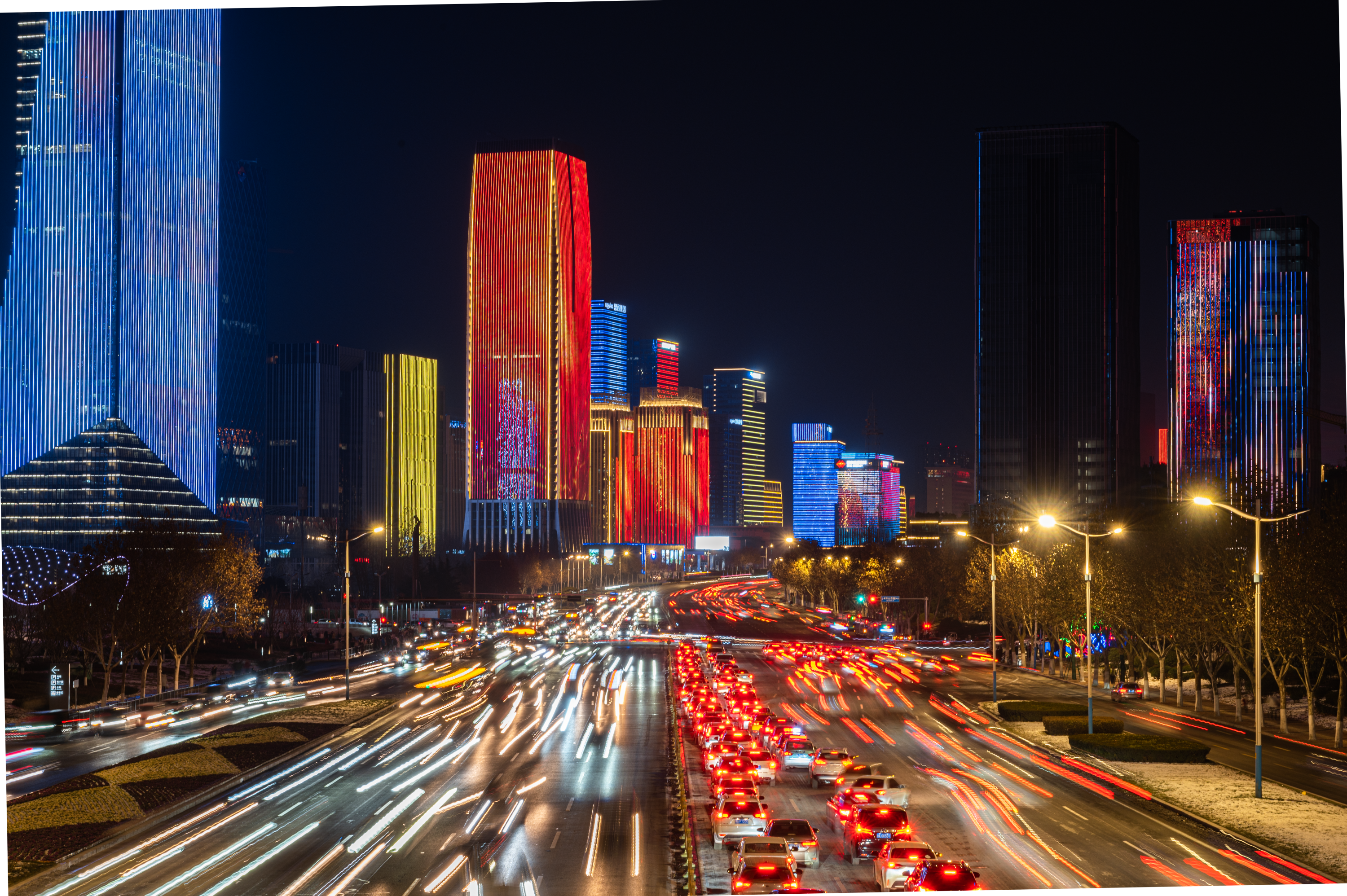 夜幕降临，华灯初上！夜色下的济南有多美，快来看看吧！