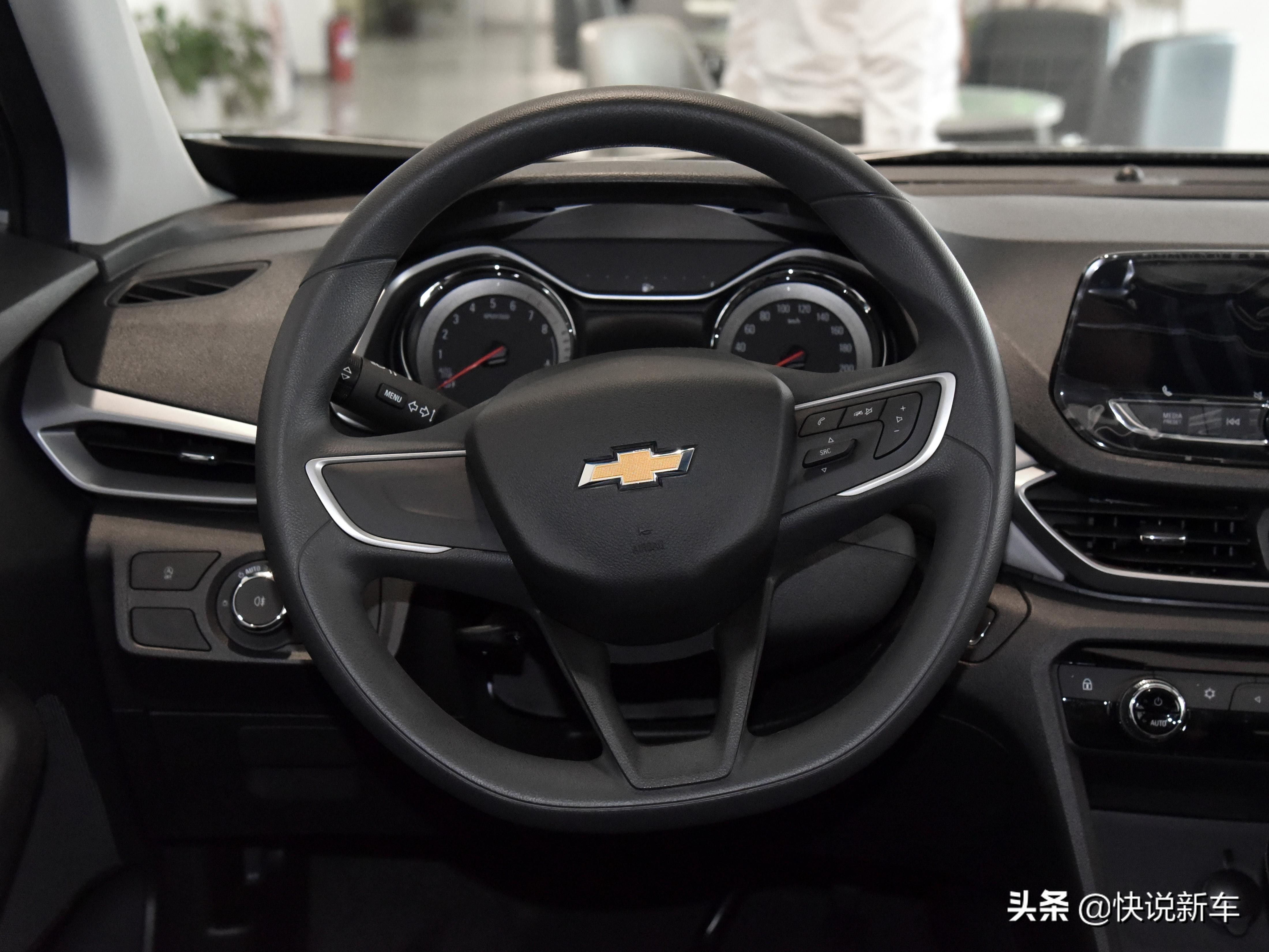 合资品牌7座车型，售价十万出头，还有优惠，实拍沃兰多