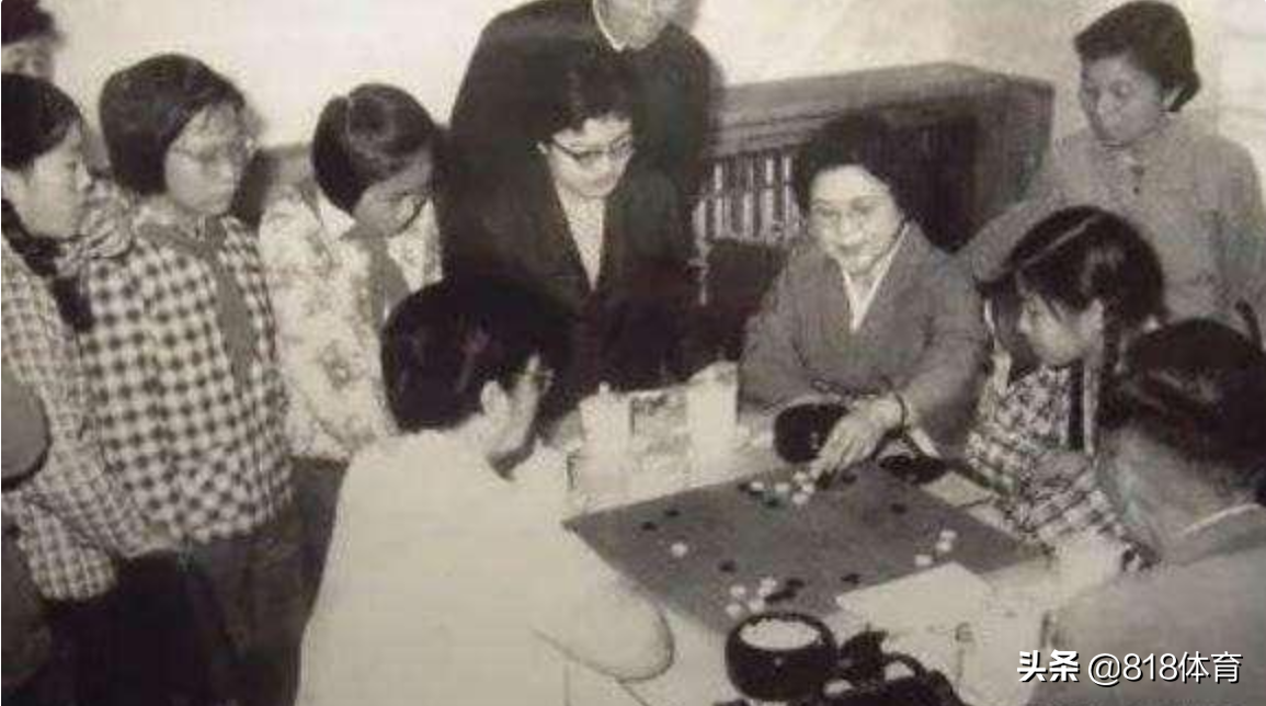 棋力和酒量成正比聂卫平四斤茅台(聂卫平13岁逃学看陈祖德胜日本!跟学校撒谎生病,妈妈发现拿搓板揍)