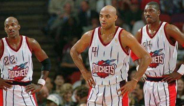 nba巨星報團有哪些（NBA70年的歷史中 前60年僅有三次巨星抱團 你知道是哪三次嗎）