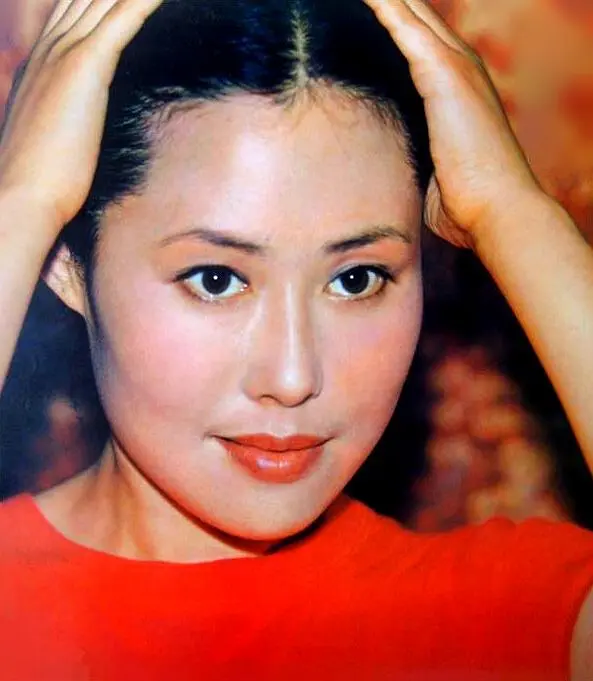 三婚两离,遭家暴、被嫌弃,嫁瑞士老公后,斯琴高娃怎样了