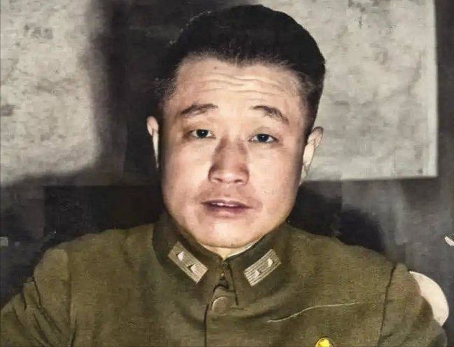 杨廷宴(《大决战》中黄百韬到底是怎么死的?击毙还是自杀?