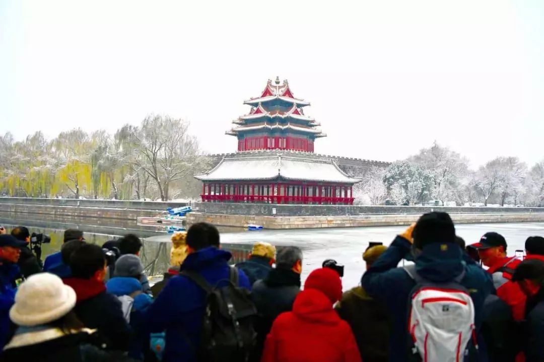 美到窒息！北京迎今冬初雪，古建筑银装素裹分外娇娆