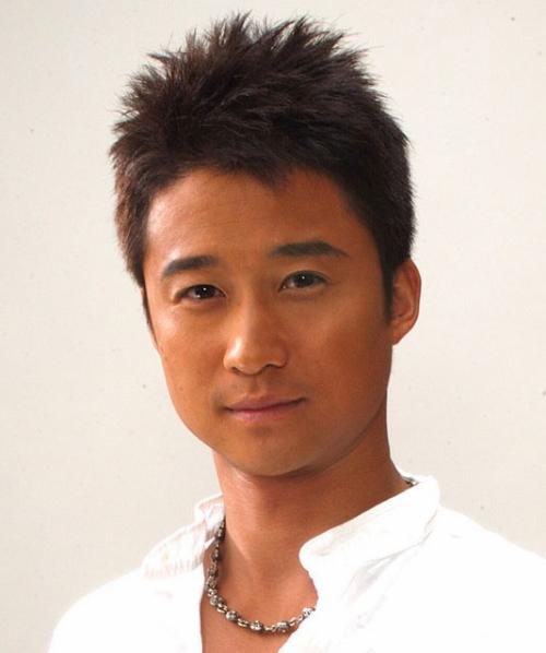 吴京的逆袭情史，因穷曾被两位美人嫌弃，邂逅谢楠后收获神仙爱情