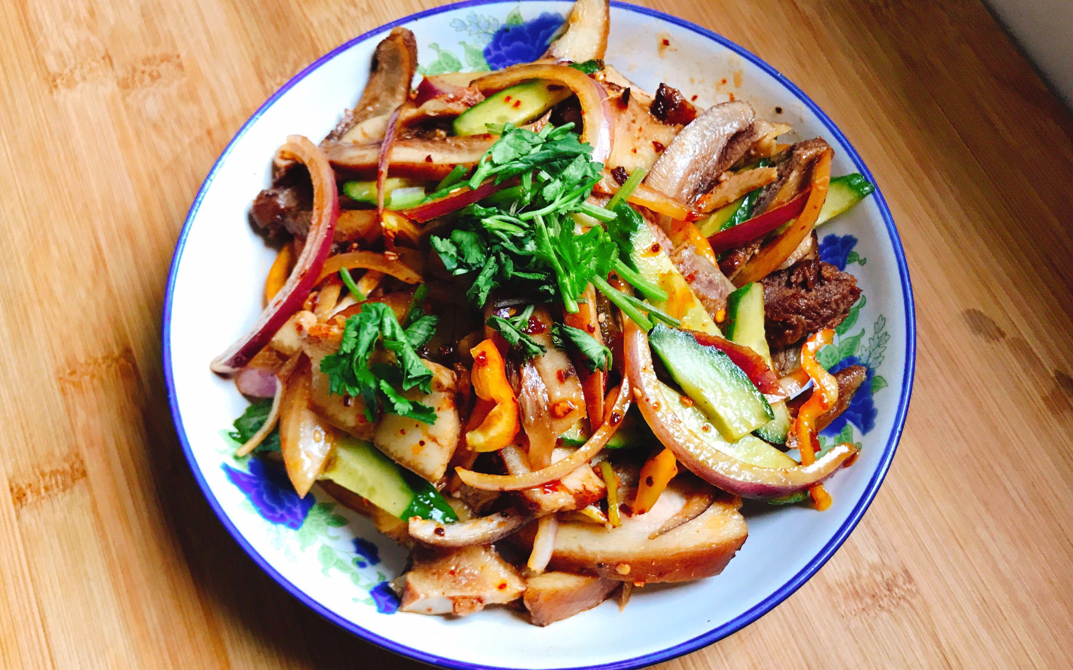 猪头肉凉拌菜的做法（教你做爽口美味的猪头肉）