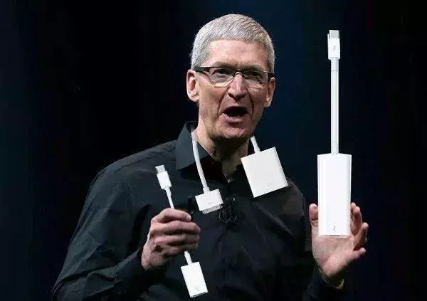 充电线一根279,耳机孔一个69……iPhone配件为啥这么贵?