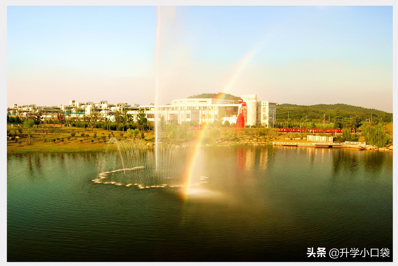 南京邮电大学2022届保研情况：全校保研率6.49%，这个学院有28.7%