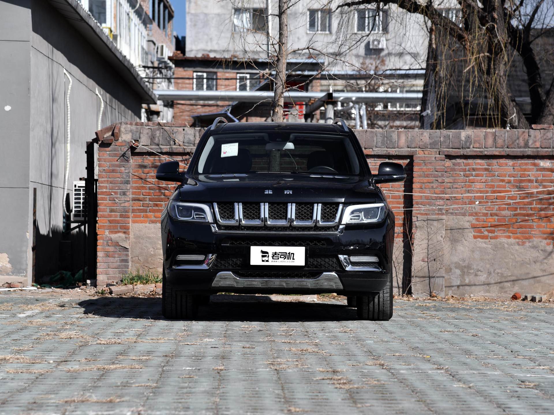 作为全套引进奔驰gl平台打造出来的车型,北京越野对它也是心气很高的