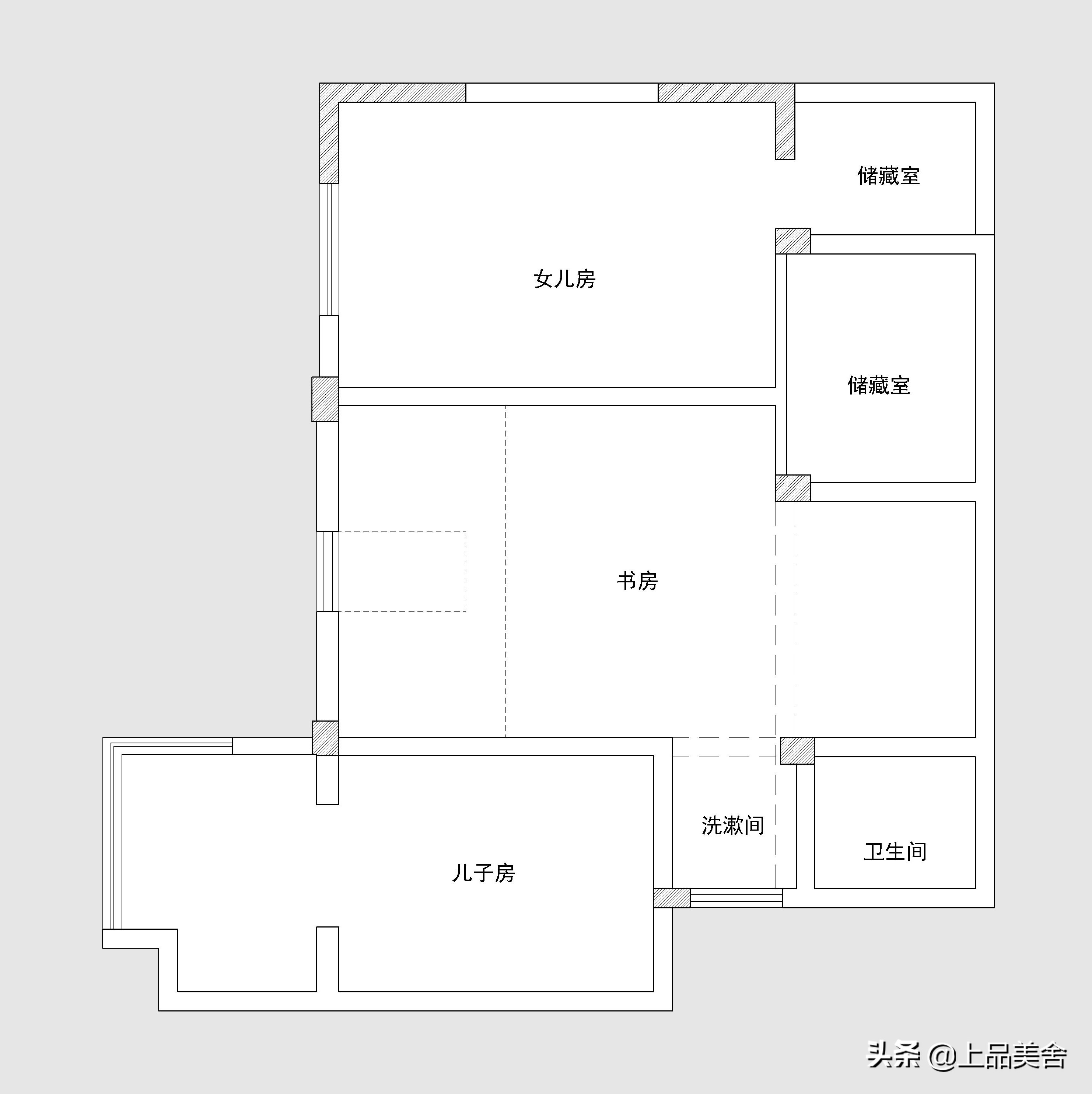 230平米美式风格，客厅采用胡桃木护墙板，整体空间质感瞬间提高