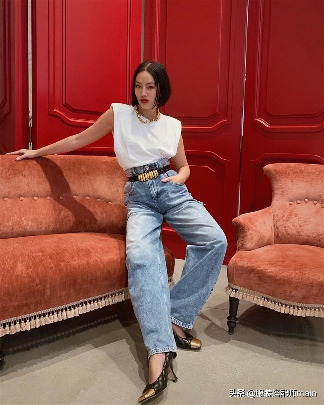 溜肩女孩不要慌,学会这4个穿衣技巧,气质拿捏得死死的