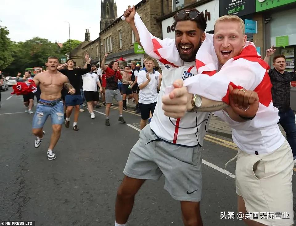 英格兰球迷泼啤酒世界杯(英格兰赢球了！来看看英国人那些画风清奇的庆祝方式（图）)