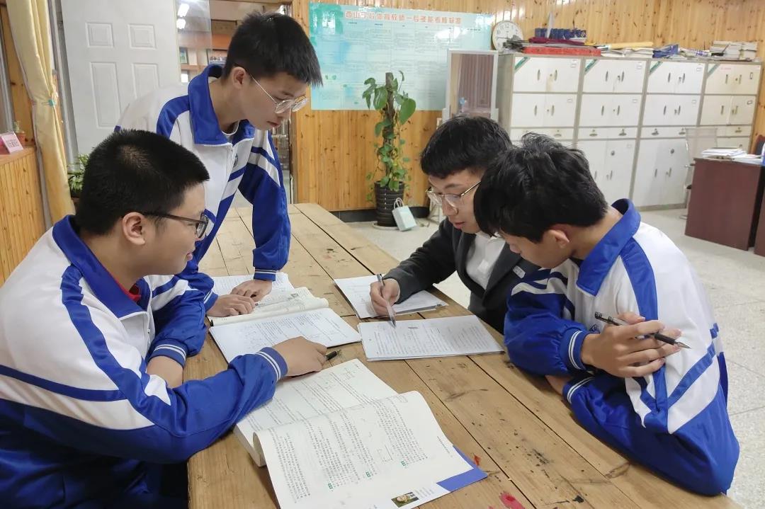 喜报 | 西山学校3名学子在第38届全国中学生物理竞赛（福州赛区）中取得优异成绩