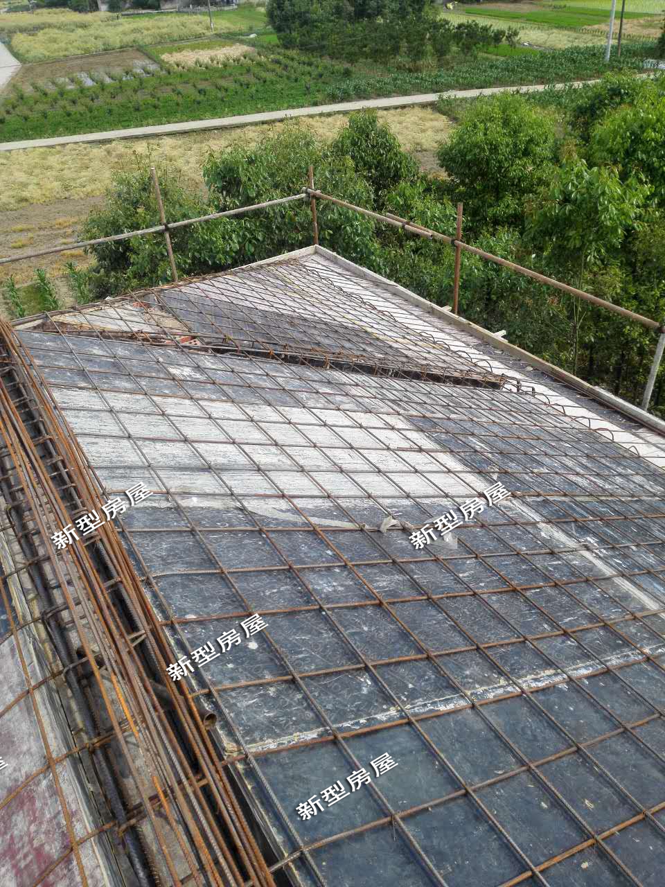 建筑物架空层,坡地吊脚架空层,结构层高在2.20m及以上;4.