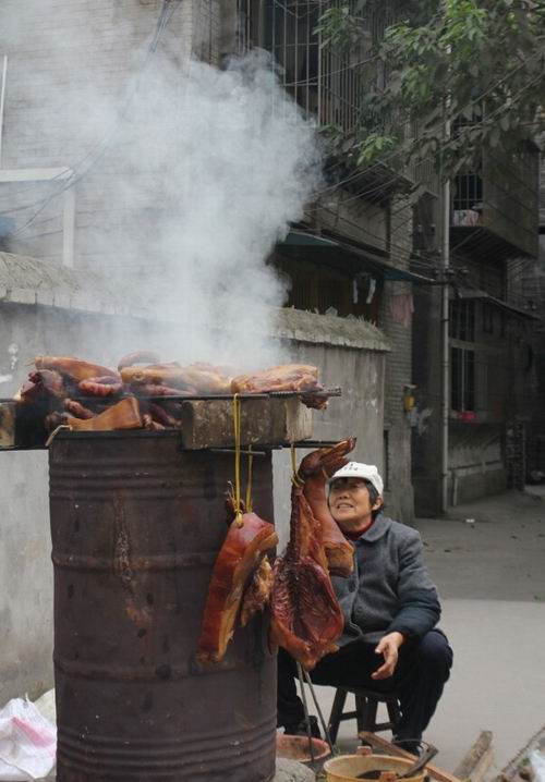 吃货福利—油茶壳熏腊肉能让你垂涎三尺