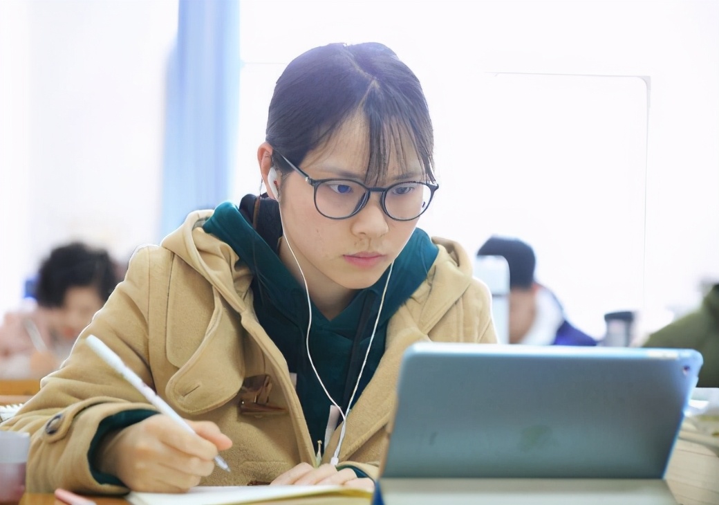 如何争取大学“保研”资格？这4个条件很关键，学生有必要知晓