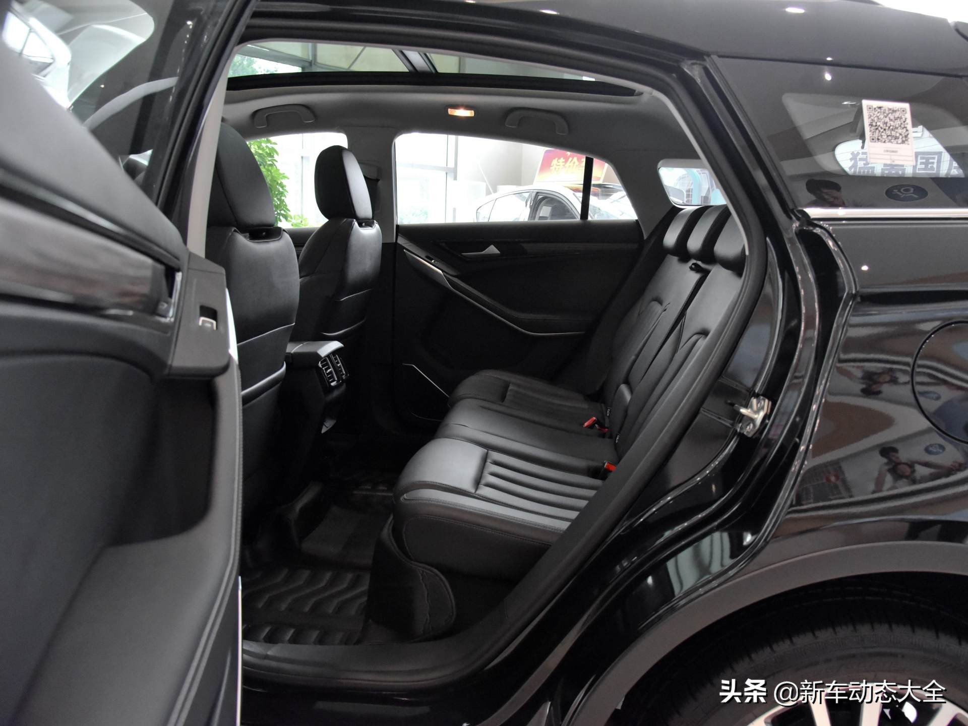 延续高品质口碑，6.7L/100km油耗合资大空间SUV，实拍福特领界