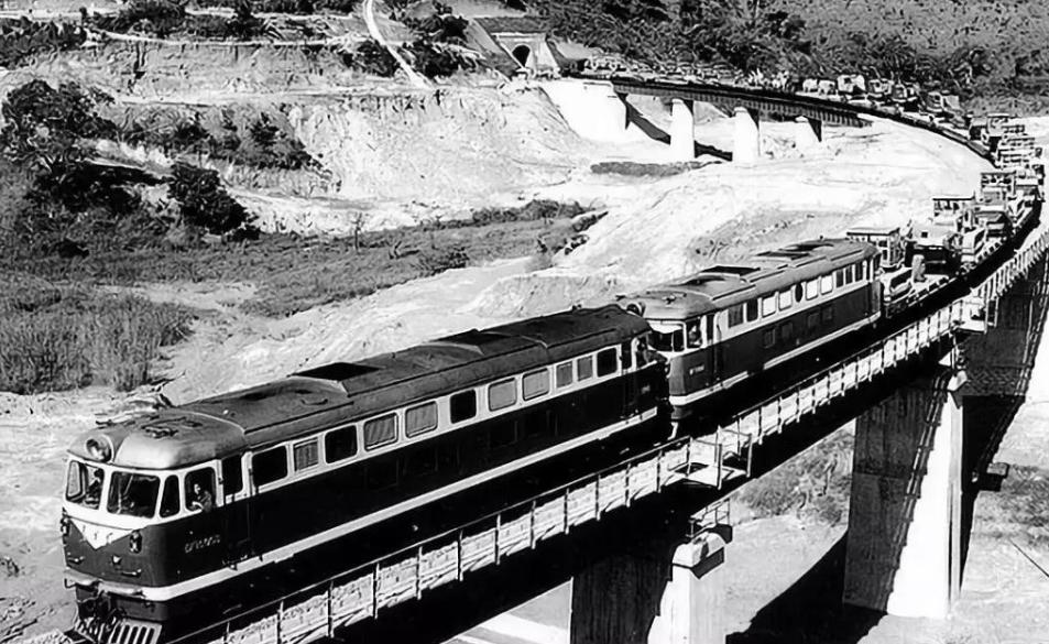 50年前援非的“坦赞铁路”，牺牲60多名中国人，现在怎么样了？