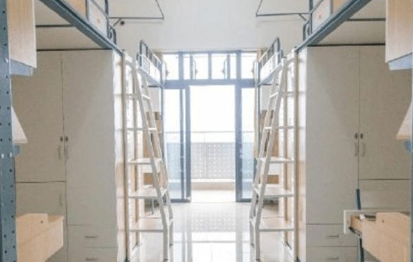 大一新生开学要注意，寝室选床位“有说道”，选择对了受益4年