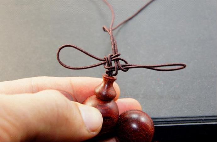 「转载」佛珠手串三通穿法与佩戴小技巧