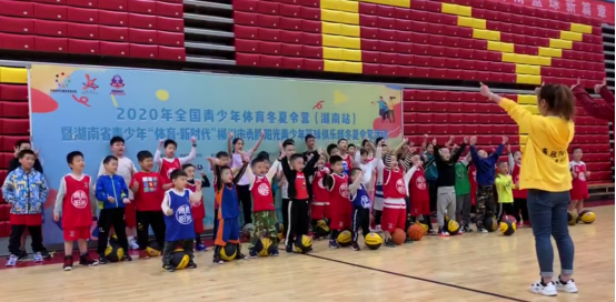 郴州学篮球到哪里好（青少年“体育·新时代”郴州勇胜阳光青少年篮球俱乐部夏令营站）