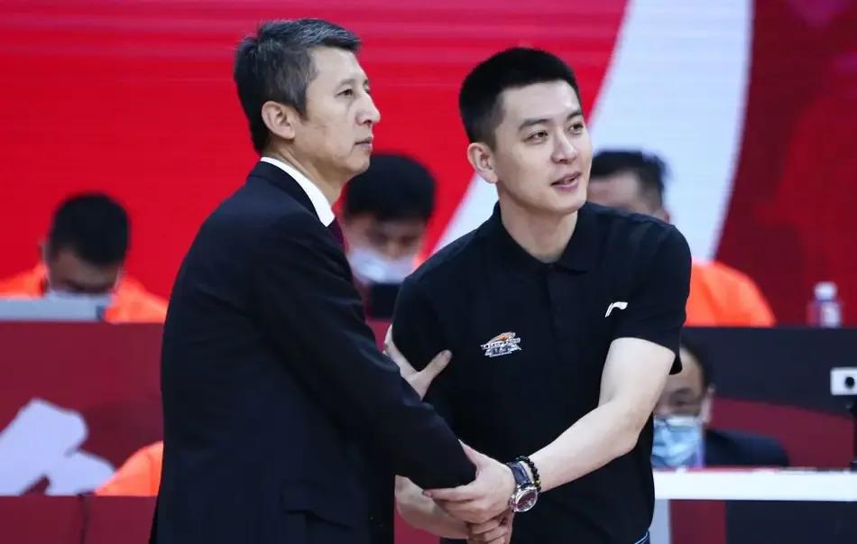 凤铝为什么进入不了cba（郭士强醒醒，辽宁杨鸣不可能帮助广州进季后赛，北控因在北京获利）