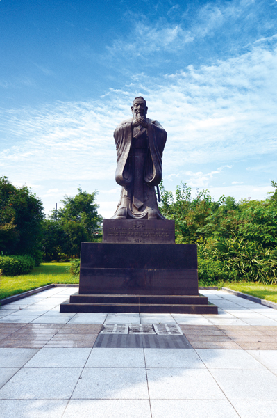 它是新中国最早成立的高等师范学校之一，坐落于重庆，综合实力跃升全国前200强！