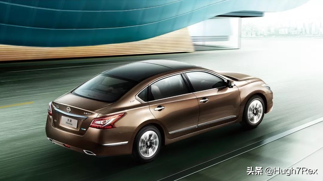 评日产天籁altima