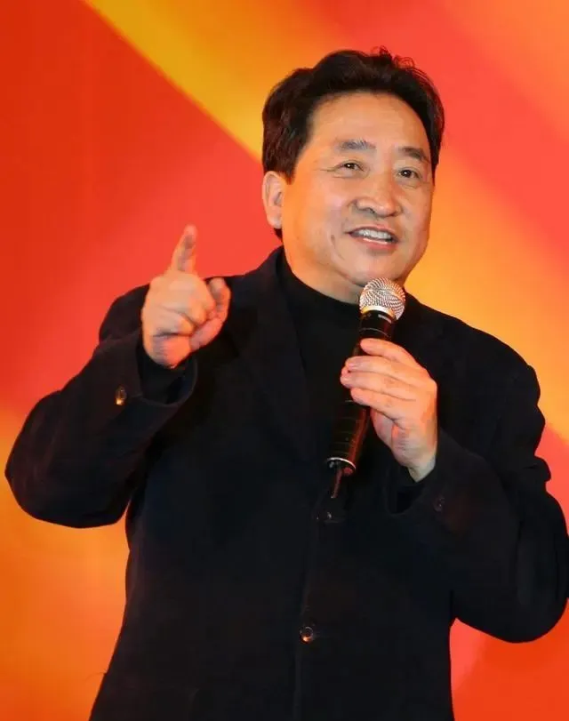 全国十大笑星，候家占了四席，如果算上石富宽，侯家独占五席！