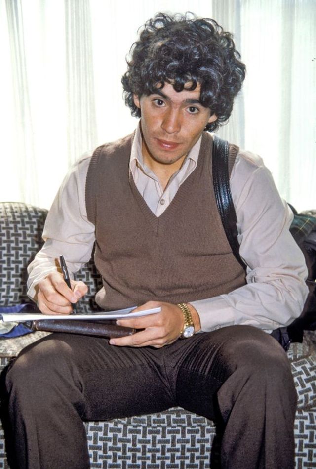 91年足球世界杯马拉多纳(缅怀一代球王:马拉多纳年轻时罕见老照片,也