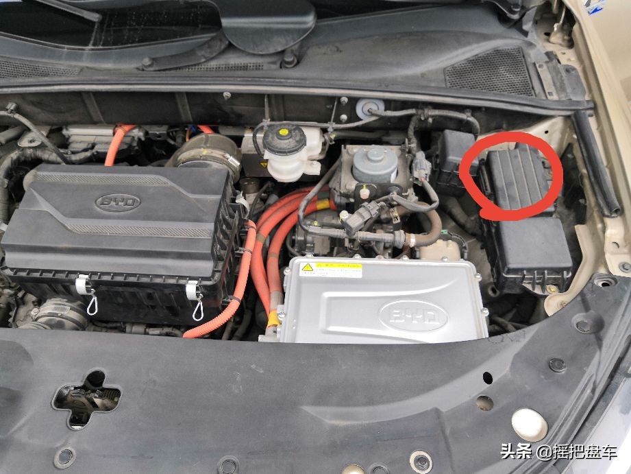 自己更换比亚迪唐2015款更换点烟器保险丝