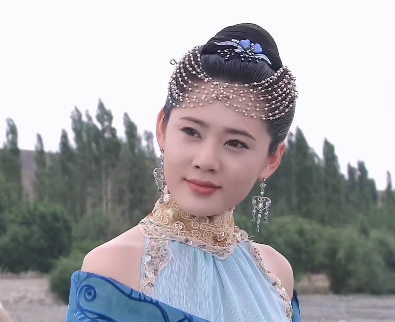 18位"眉心额饰"美人,谁的颜值造型最能击中你的审美