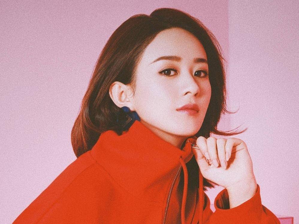 出身农村家庭，没上过大学，赵丽颖成名后却一条微博引来争议