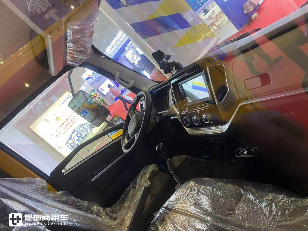 �������ڷ�ײģ�飬���忭�˵��̣�������ʶ�칤����ķ�ײ���峵