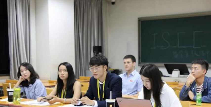 大一新生若加入学生会，尽量选择这“4个部门”，对就业很有帮助