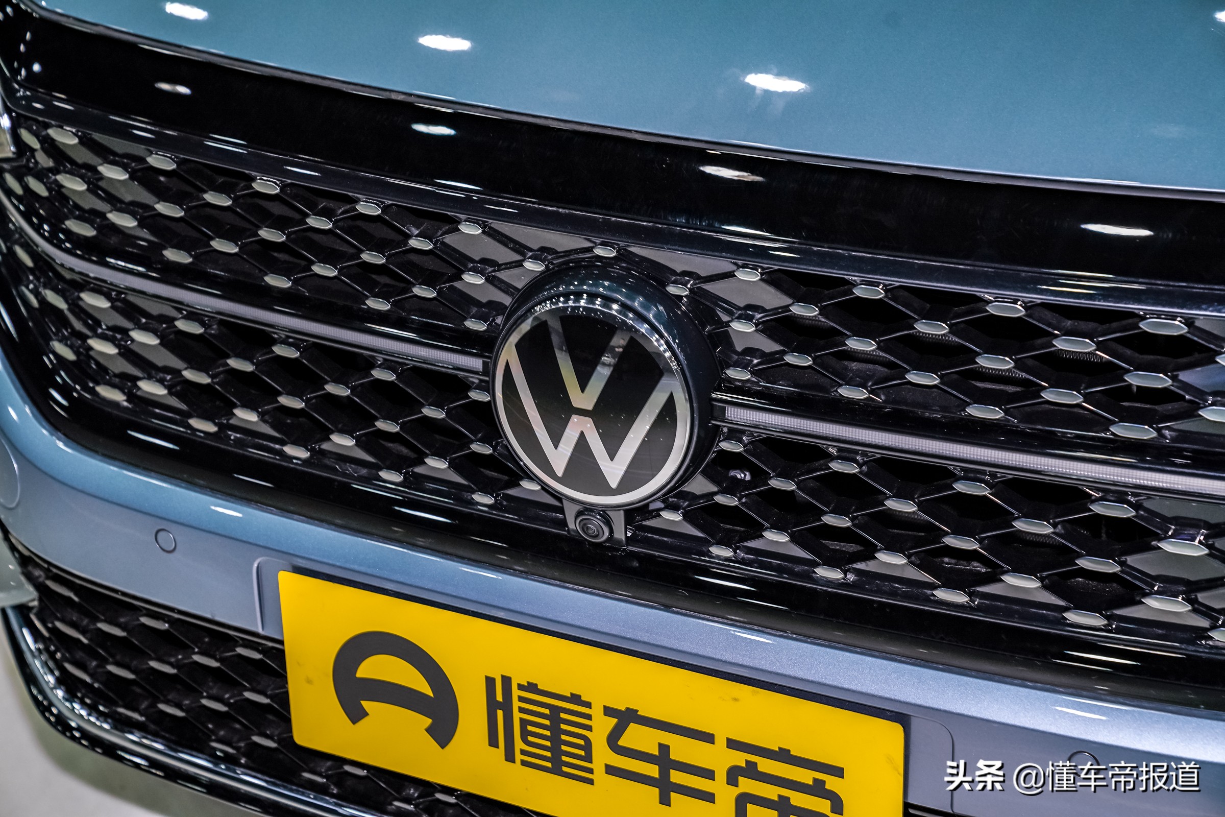 新车｜大众新款帕萨特开启预售，提供两种外观风格，本月下旬上市
