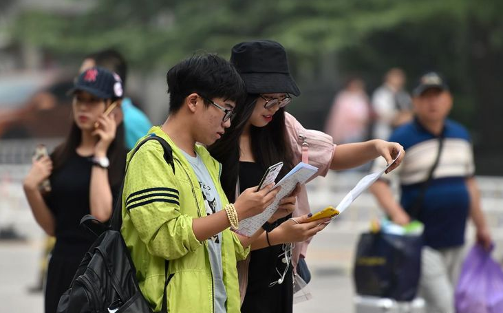 武汉多所高校学费大幅上涨，学生望而生畏，家长直呼供不起了
