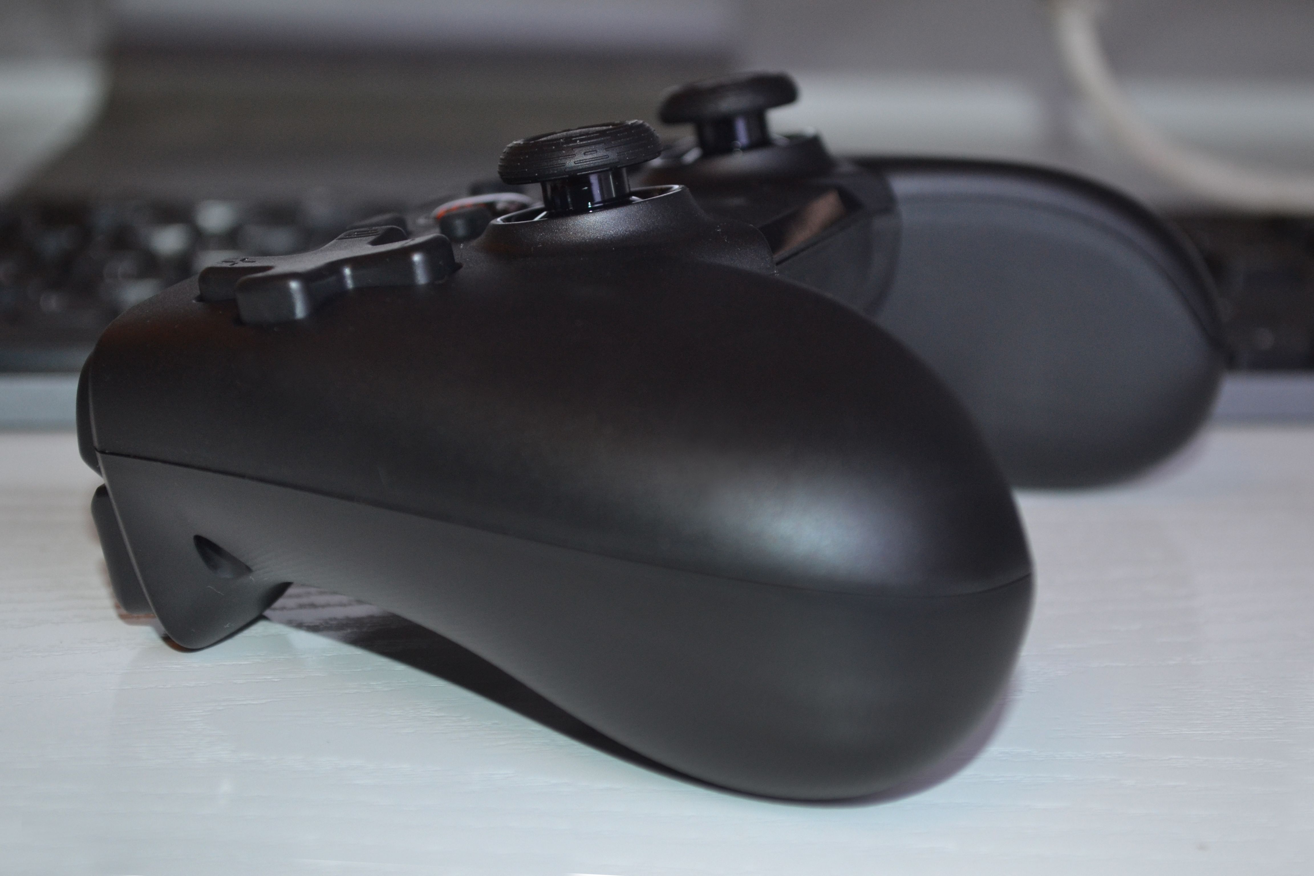 尽情尽兴打游戏 北通蝙蝠4游戏手柄试玩 最好的娱乐时光