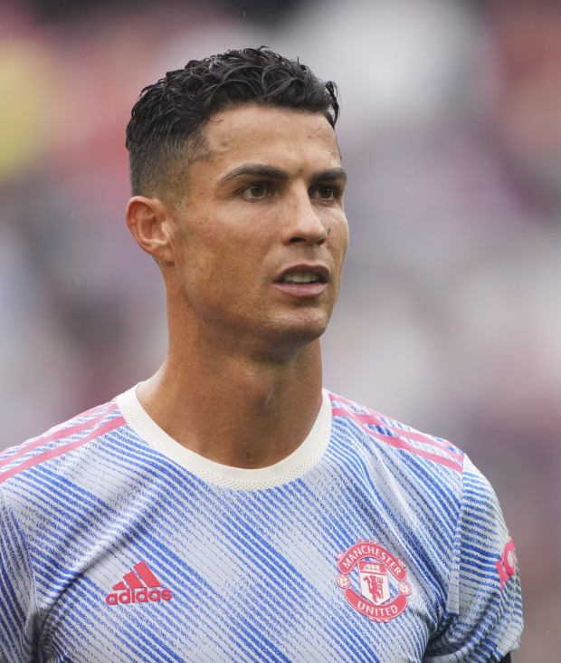 英媒:c罗盼在曼联退役并执教梯队 亲自指导迷你罗成长)