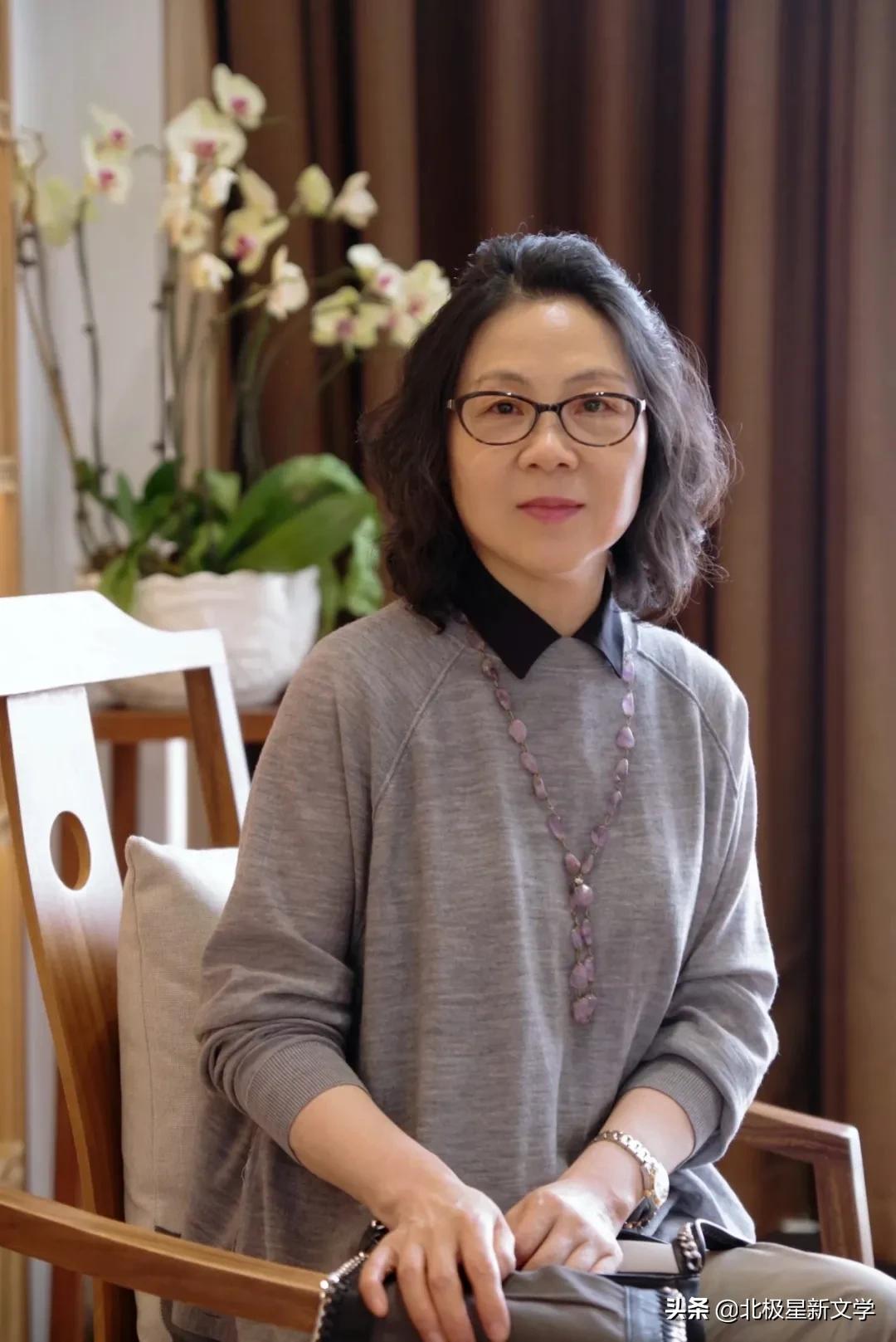 当代著名作家池莉的格言:文学幸福,神仙一般