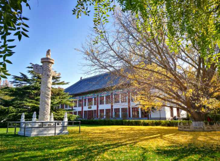 北大名人“韦神”年薪被曝光，收入看似可观，却无车无房